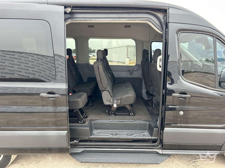 2017-ford-transit-image-18