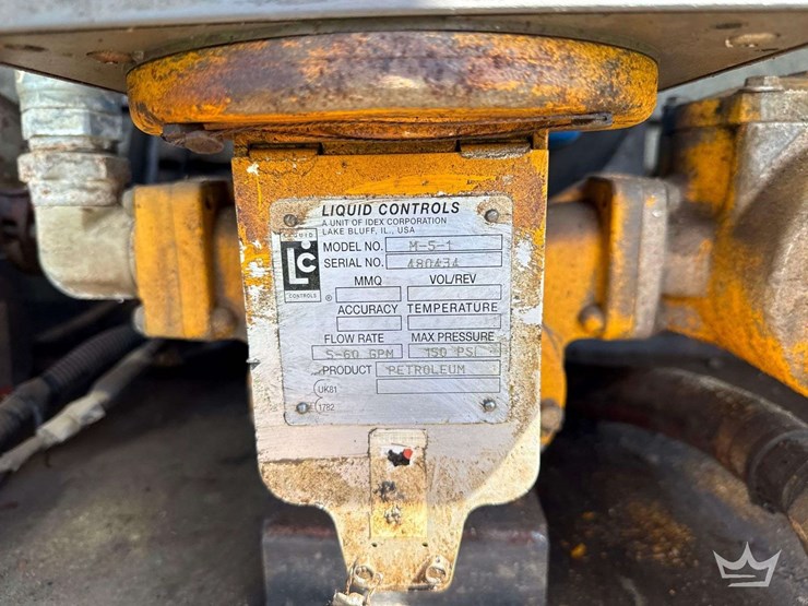 2004-mack-cv713-granite-fuel-and-lube-truck-image-25