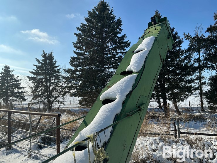 john-deere-300-image-17