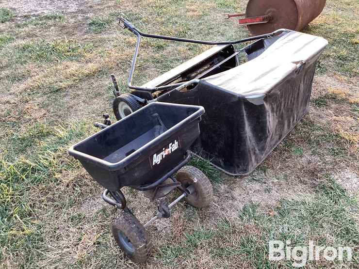 agrifab-42"-sweeper/spreader-image-7