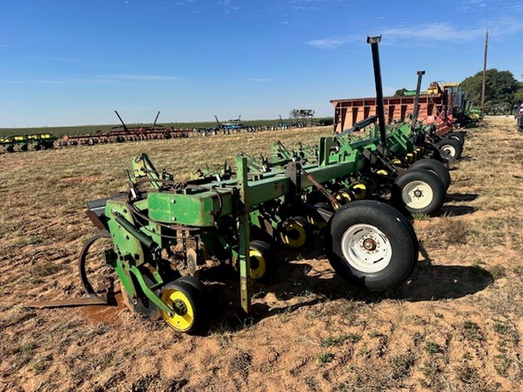 john-deere-886-image-1