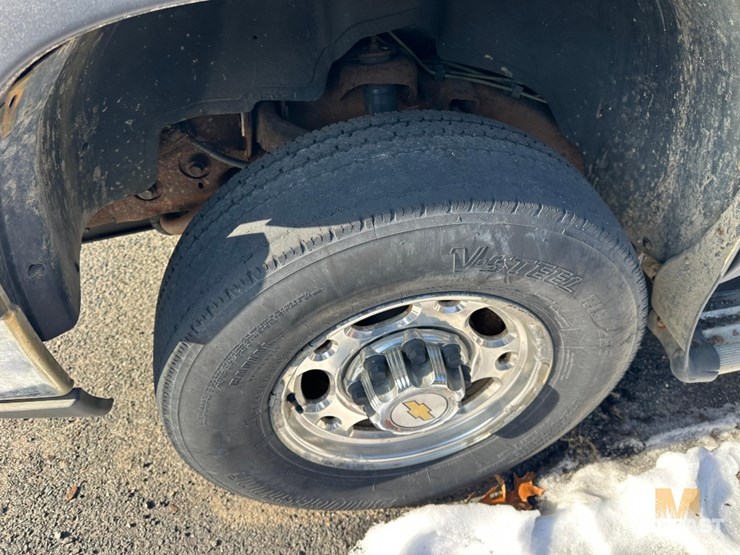 2005-chevrolet-2500hd-image-22