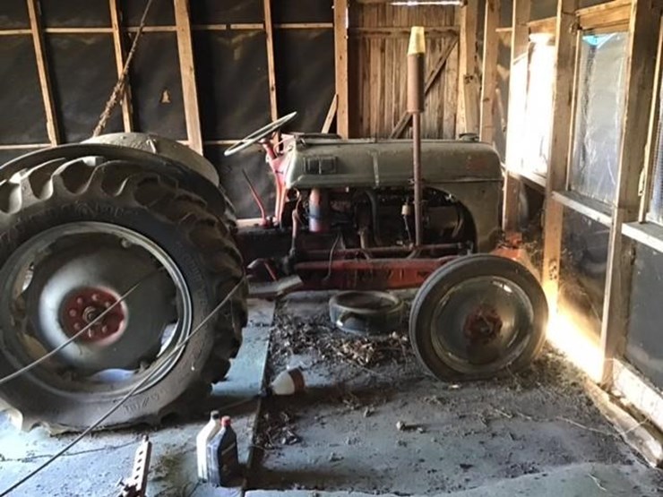 1947-ford-8n-image-1