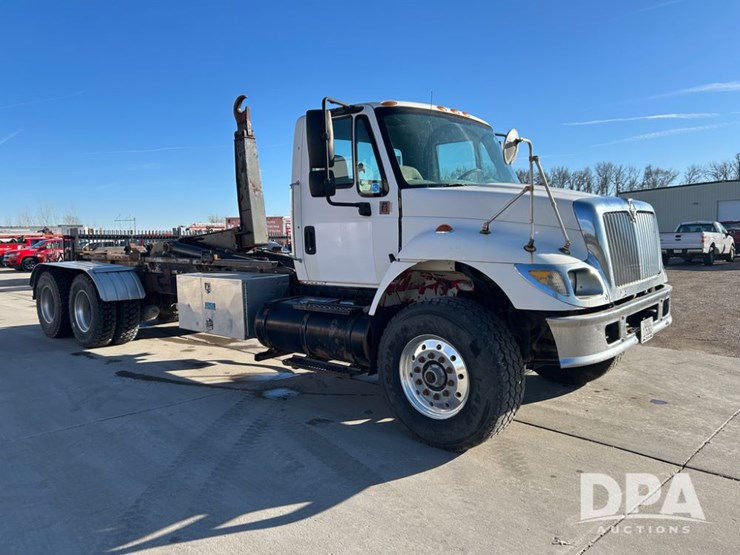 international-7400-image-44