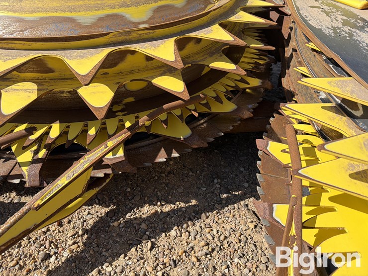 2024-john-deere-772-image-15