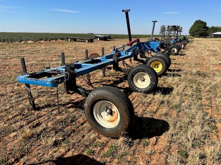 sam-stevens-16-row-pitchout-rig-image-1