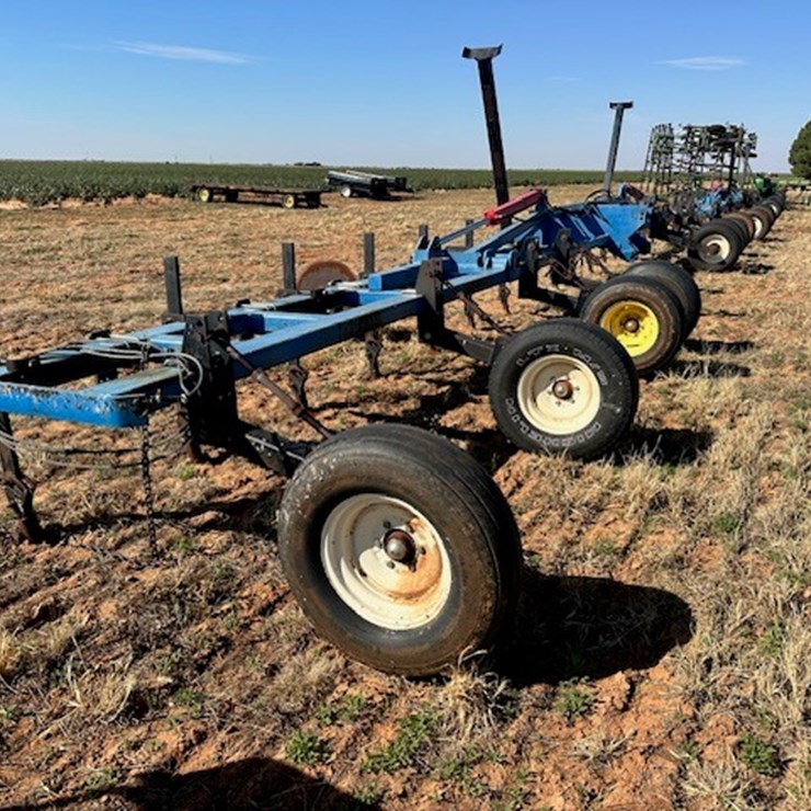 SAM STEVENS 16 ROW PITCHOUT RIG