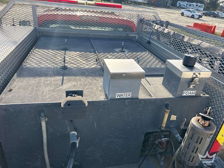 2009-ford-f550-image-25