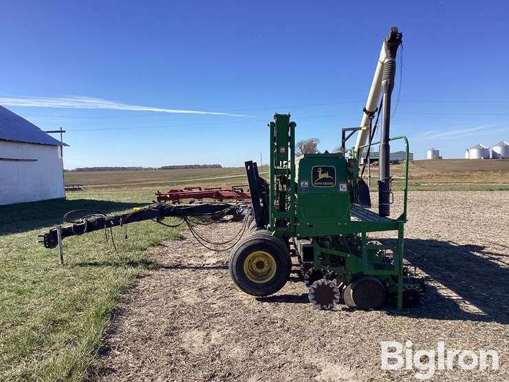 john-deere-1530-image-8