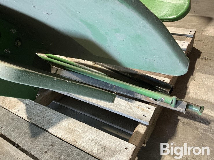 john-deere-s670-poly-snouts-image-11