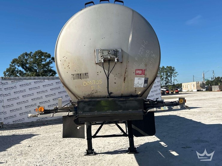 1981-kari-kool-6,500-gallon-t/a-tanker-trailer-image-17