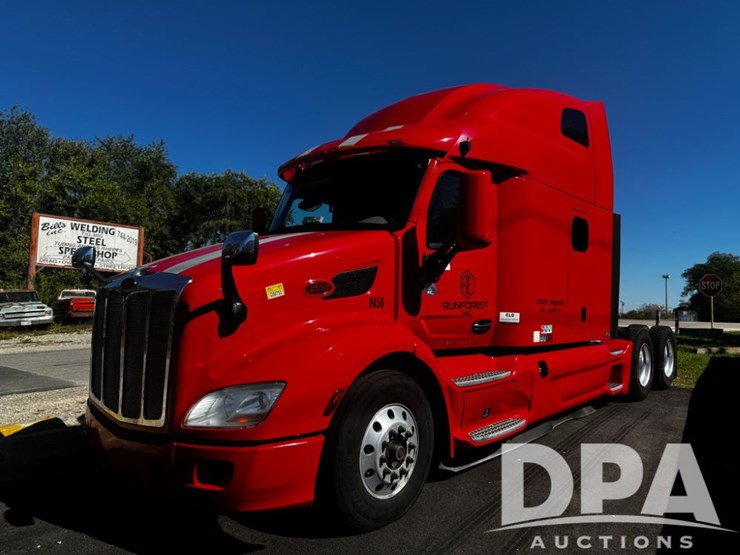 2020-peterbilt-579-image-1