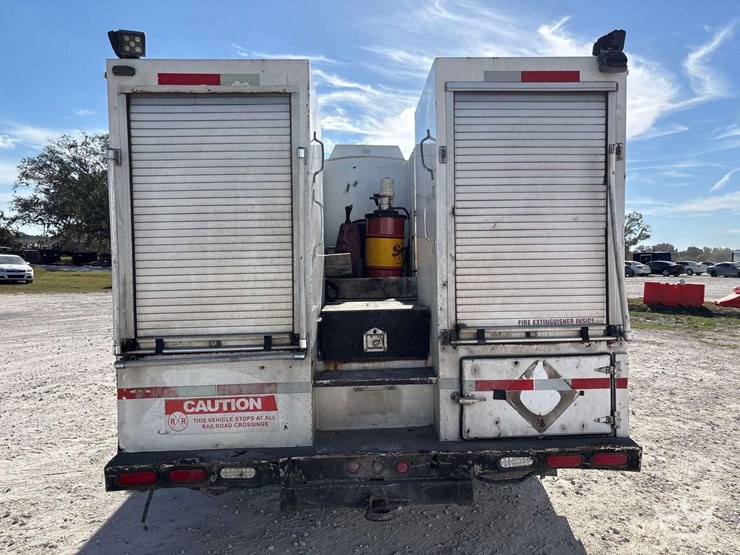 2006-ford-f750-image-35