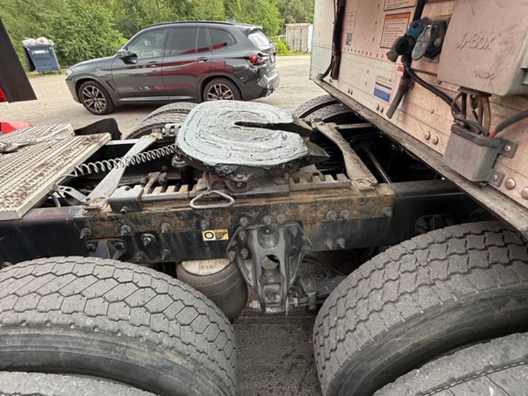 2020-peterbilt-579-image-4