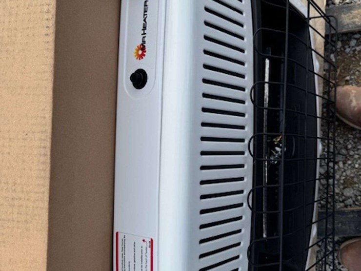 unused-mr-heater-30000-btu/hr-liquid-propane-vent-free-heater-image-4