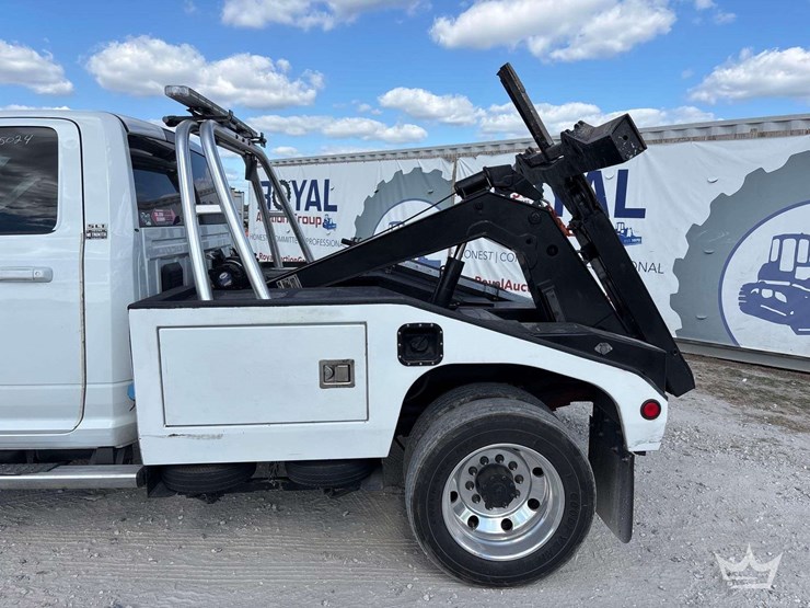 2022-dodge-ram-4500-image-16