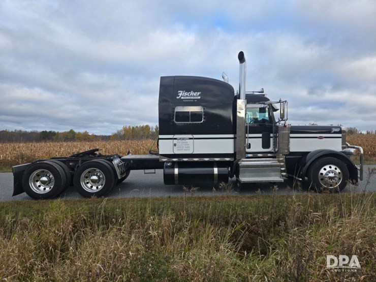 2020-peterbilt-389-image-4