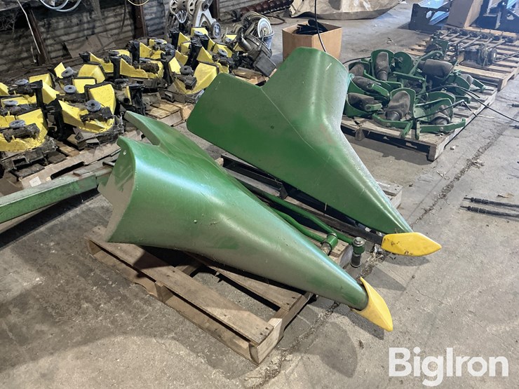 john-deere-s670-poly-snouts-image-3