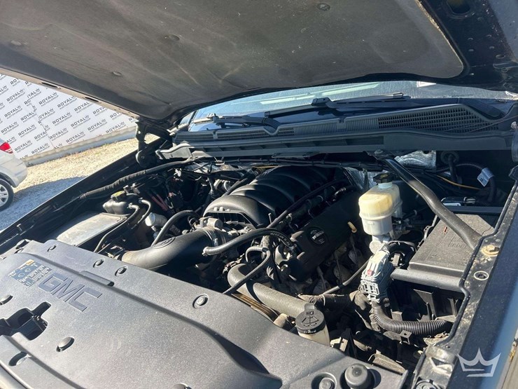 2014-gmc-sierra-slt-4x4-crew-cab-pickup-truck-image-7