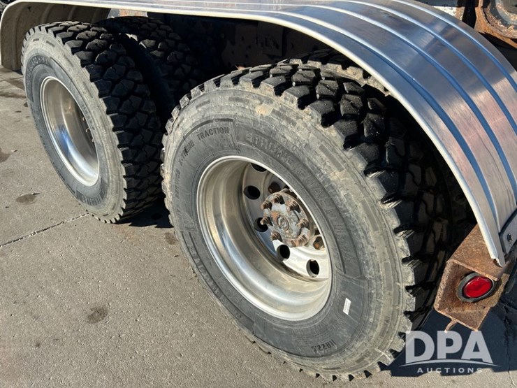 international-7400-image-20