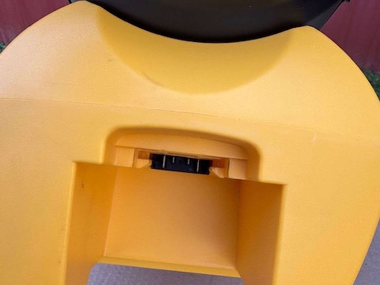 unused-dewalt-propane-68000-btu-heater-image-7