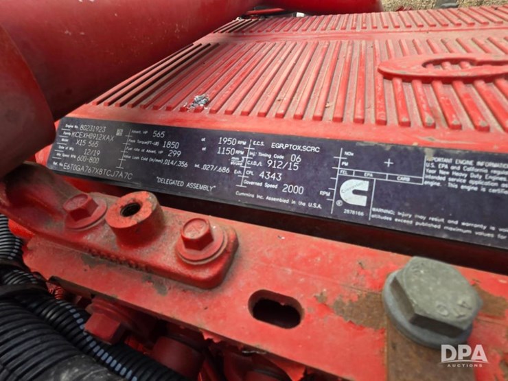 2020-peterbilt-389-image-11