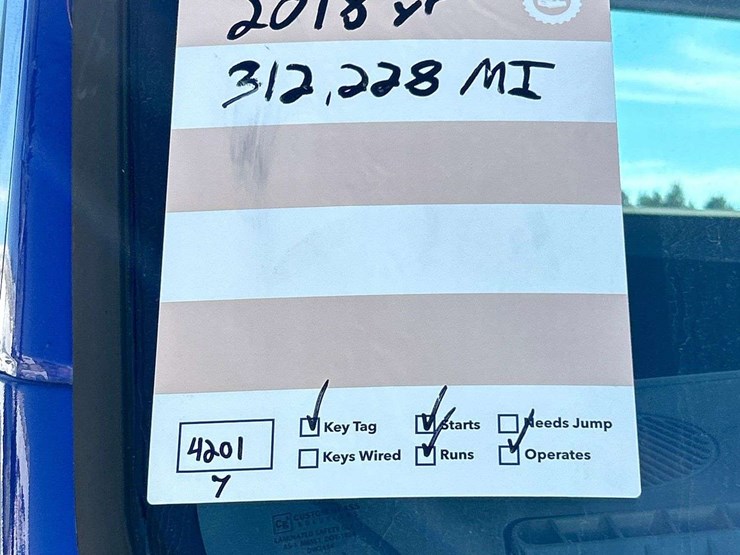 2018-freightliner-m2-106-image-45