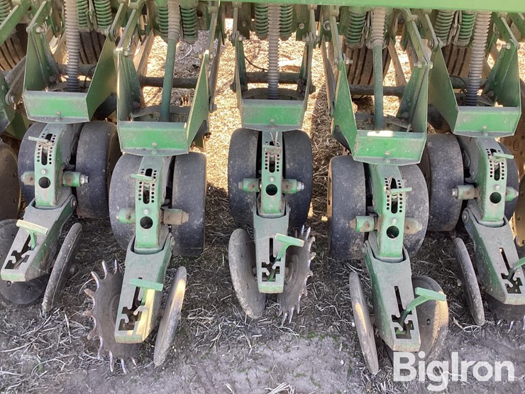 john-deere-1530-image-17