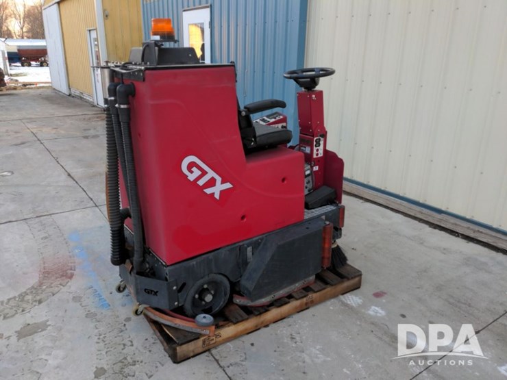 caterpillar-30-image-3