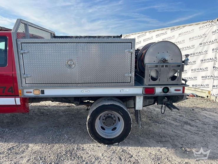 2009-ford-f550-image-18