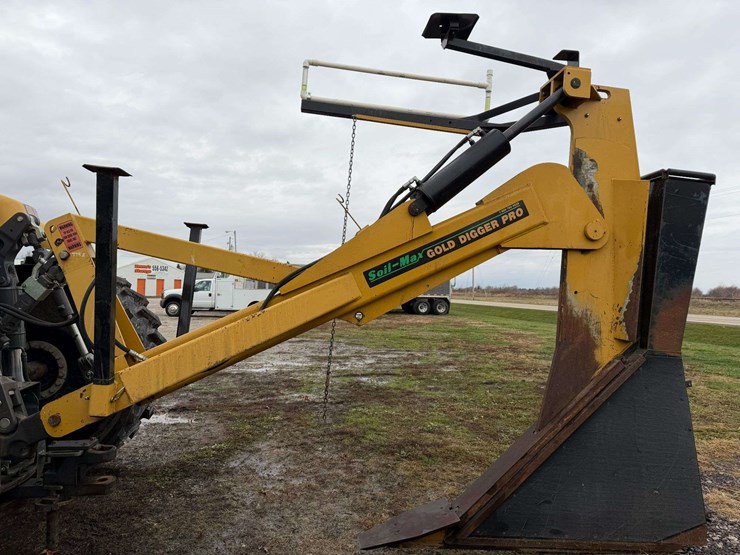 2010-soil-max-3-point-tile-plow-w/3-boots-image-2