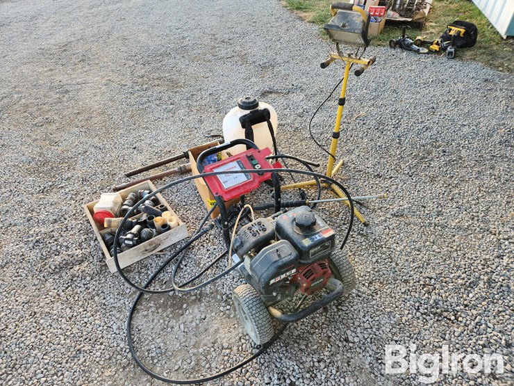 clean-machine-power-washer-&-assorted-tools-image-7