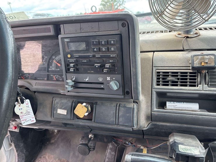 1999-gmc-c7500-s/a-dump-truck-image-23