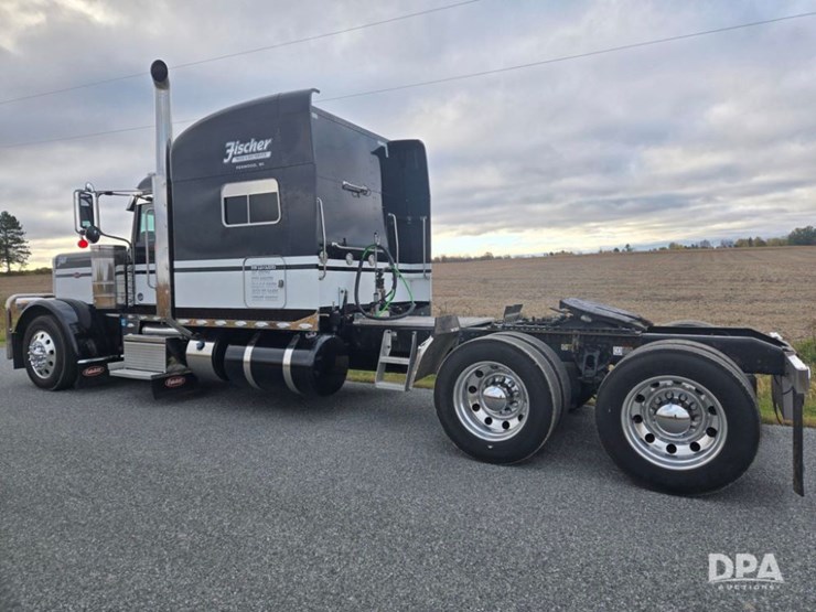2020-peterbilt-389-image-5