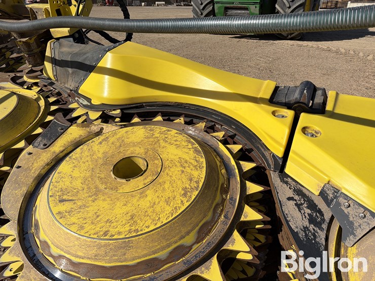 2024-john-deere-772-image-13