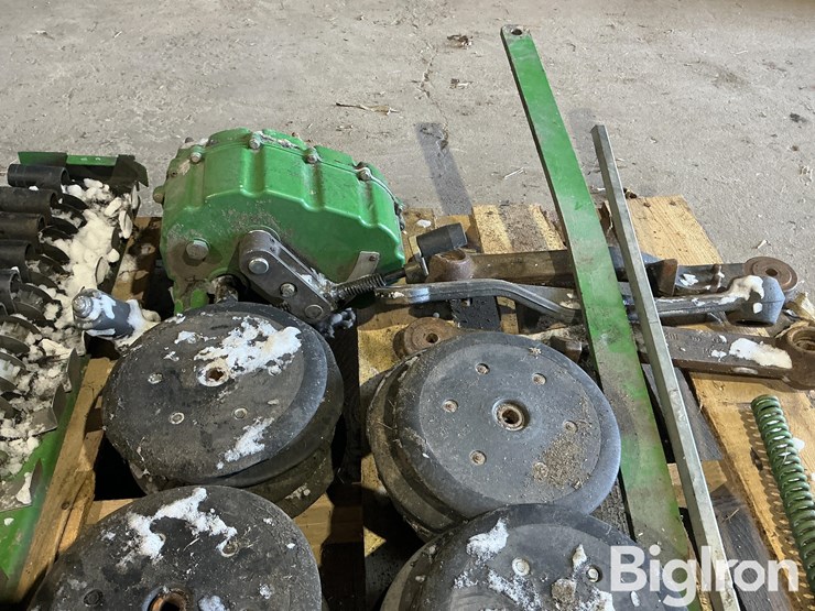 john-deere-1690-image-13