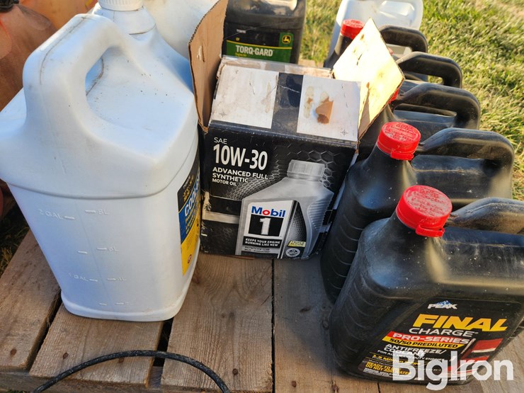 gas-cans-&-lubricants-image-9