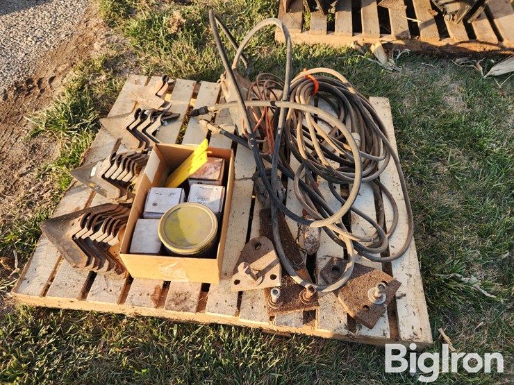 shovels-&-cylinders-image-8