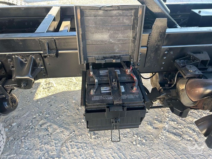 2018-isuzu-ftr-image-11