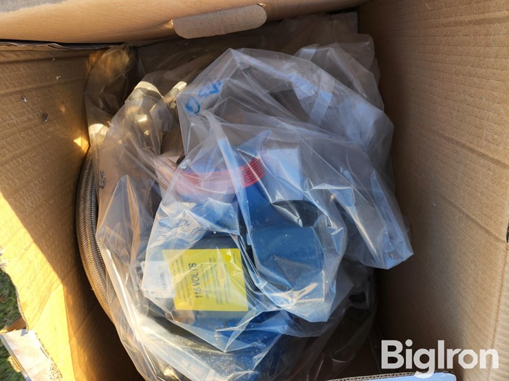 littlegiant-water-pump-w/-hose-image-9