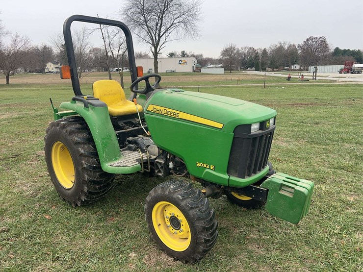 2018-john-deere-3032e-image-3