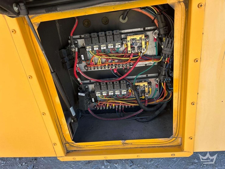 2008-freightliner-b2-image-29