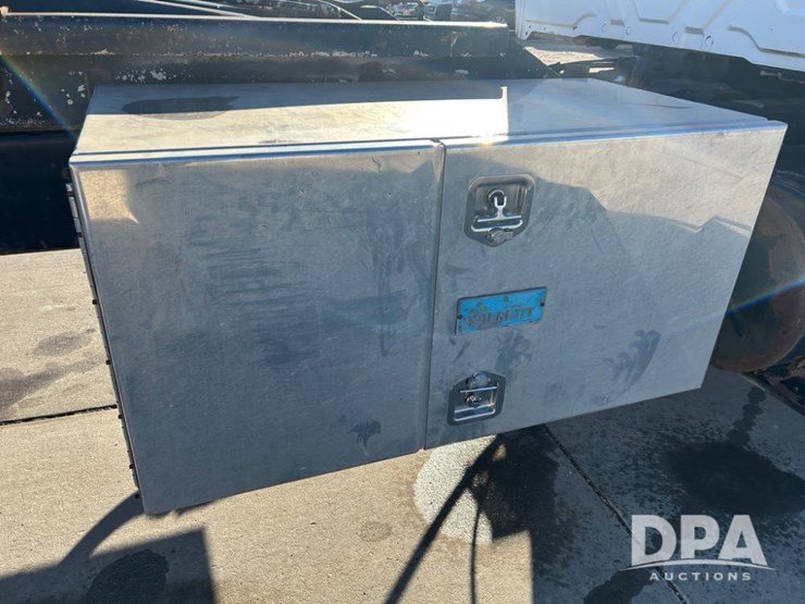 international-7400-image-39