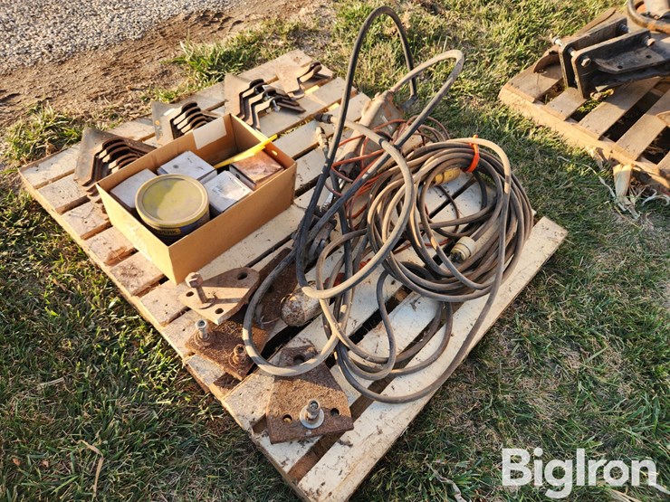 shovels-&-cylinders-image-7