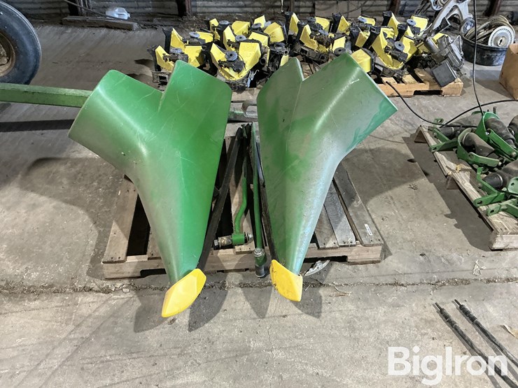 john-deere-s670-poly-snouts-image-2