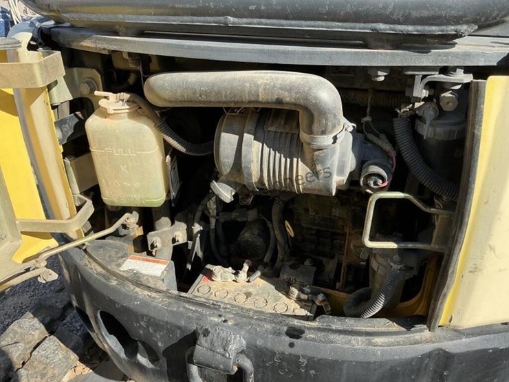 new-holland-e18sr-image-12