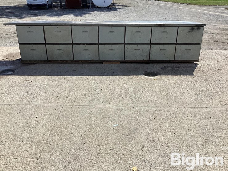 14-drawer-metal-work-bench-image-2