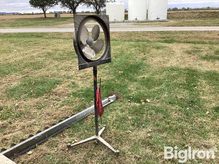 sweep-auger,-metal-saw-horses,-fan-image-12