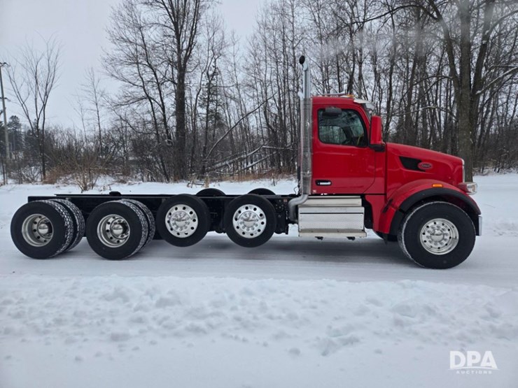 2025-peterbilt-567-image-6