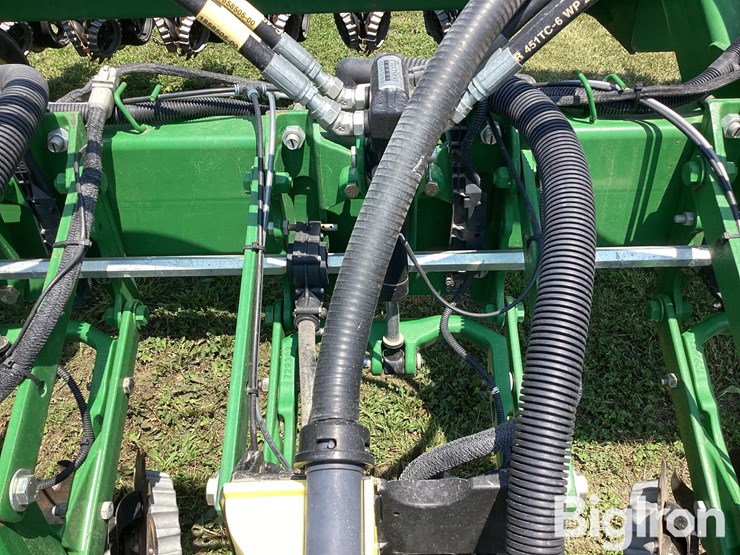2012-john-deere-1790-image-14